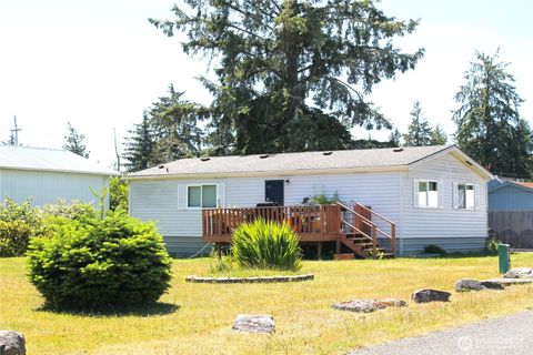 Photo of 279 W Oregon Avenue, Westport, WA 98595 (MLS # 2539960)