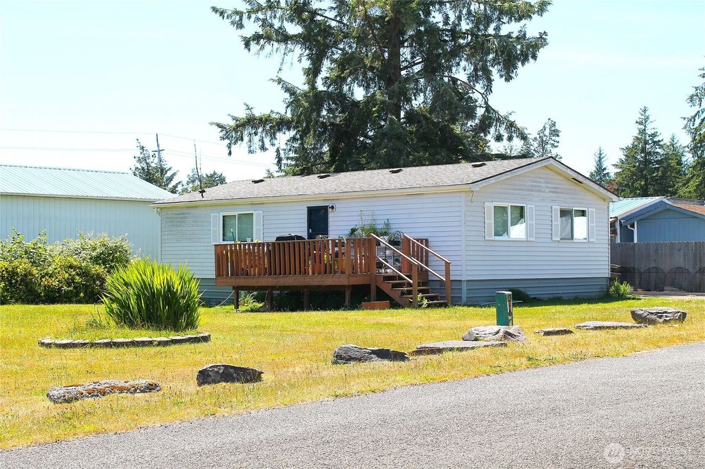 Photo of 279 W Oregon Avenue, Westport, WA 98595 (MLS # 2539960)