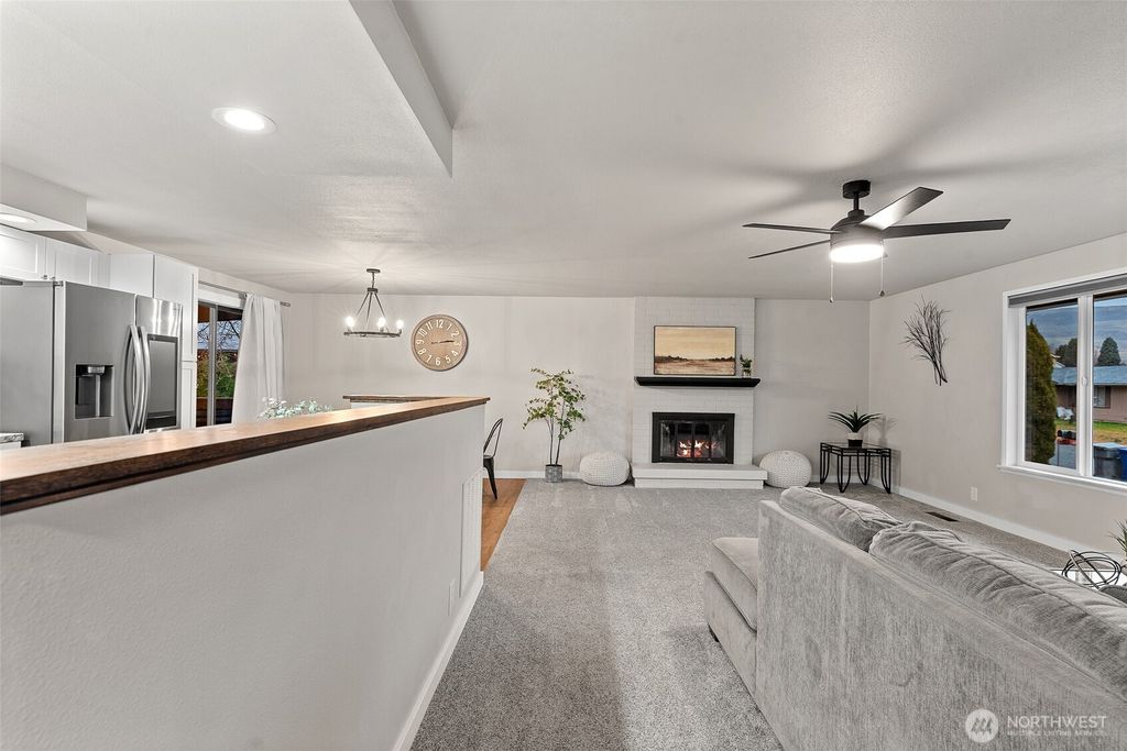 Photo of 250 N Newton Ave Ave, East Wenatchee, WA 98802 (MLS # 2461664)