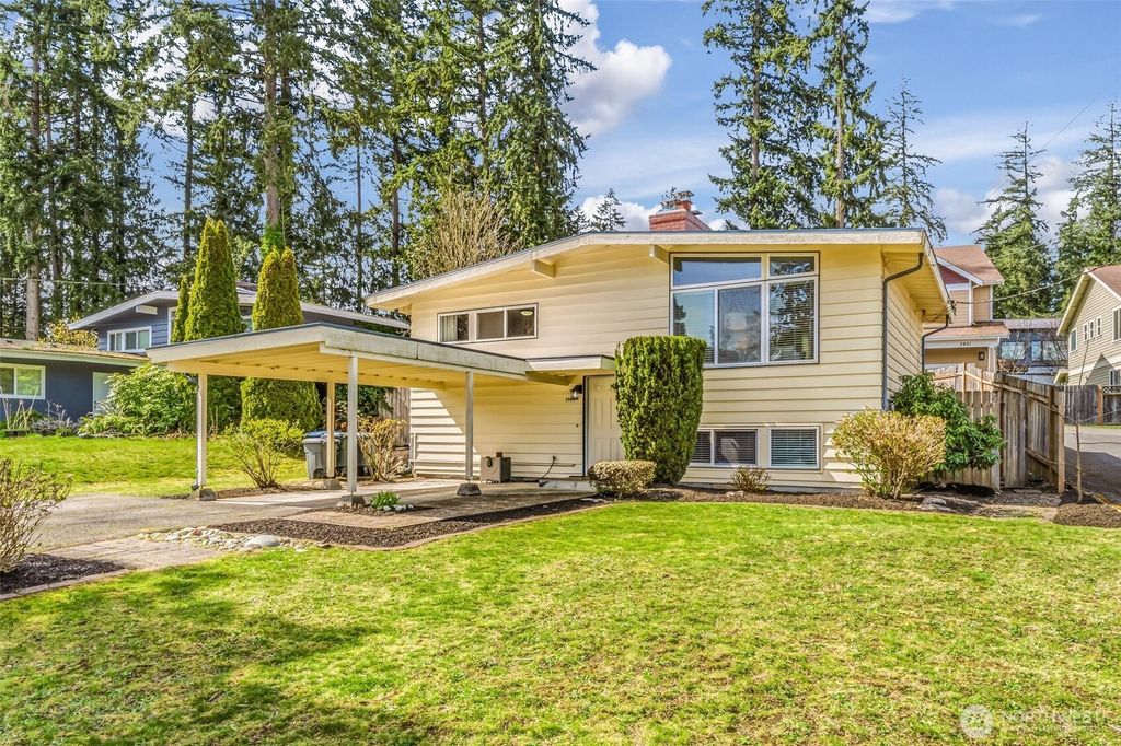 Photo of 3953 153rd Avenue SE, Bellevue, WA 98006 (MLS # 2500366)