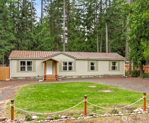 Photo of 90 N Hamma Hamma Drive E, Hoodsport, WA 98548 (MLS # 2548305)