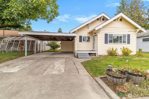Photo of 310 Second Street, Sumas, WA 98295 (MLS # 2433777)