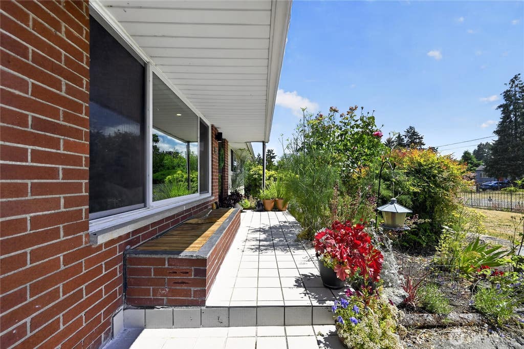 Photo of 9325 Northlake Drive SW, Lakewood, WA 98498 (MLS # 2549157)