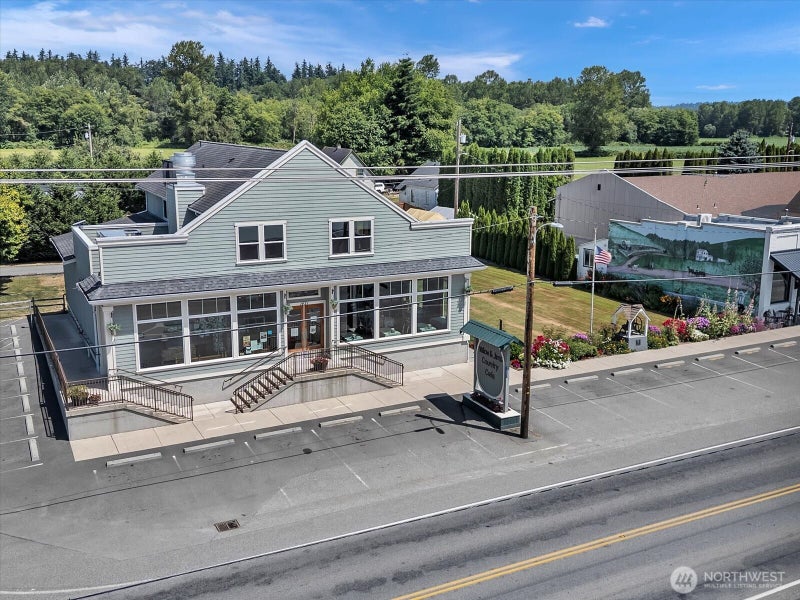1421 Pioneer Highway