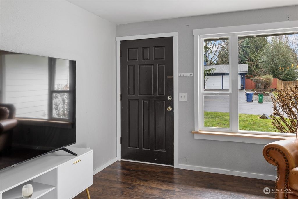 Photo of 13609 129th Place NE, Kirkland, WA 98034 (MLS # 2199452)