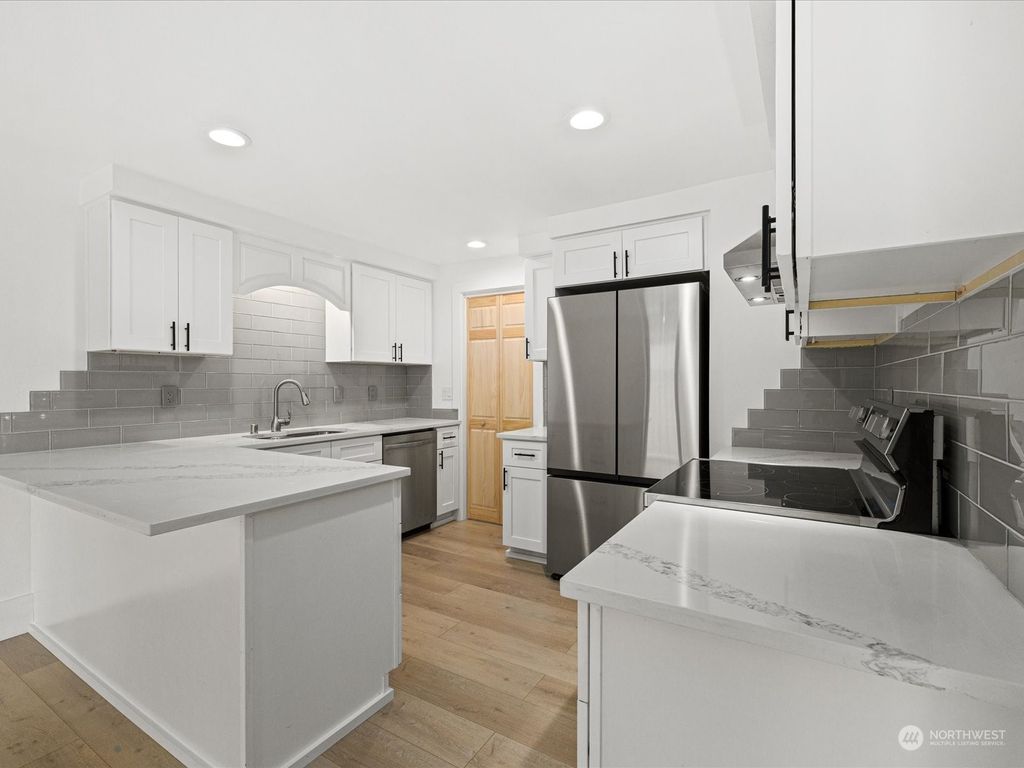 Photo of 12010 Slater Avenue NE #E-3, Kirkland, WA 98034 (MLS # 2206701)