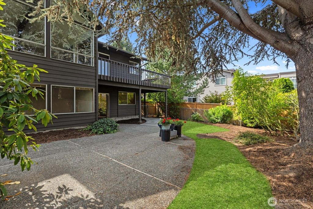 Photo of 525 Holly Drive, Edmonds, WA 98020 (MLS # 2410686)