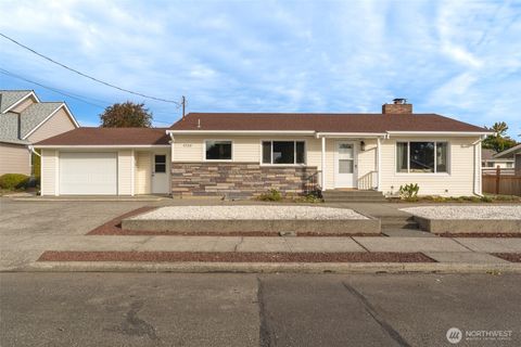 Photo of 1720 E Street, Lynden, WA 98264 (MLS # 2444926)