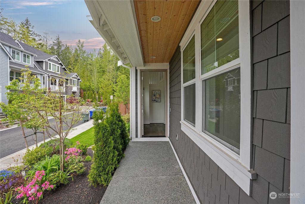Photo of 24784 SE 21st Place, Sammamish, WA 98075 (MLS # 2238037)