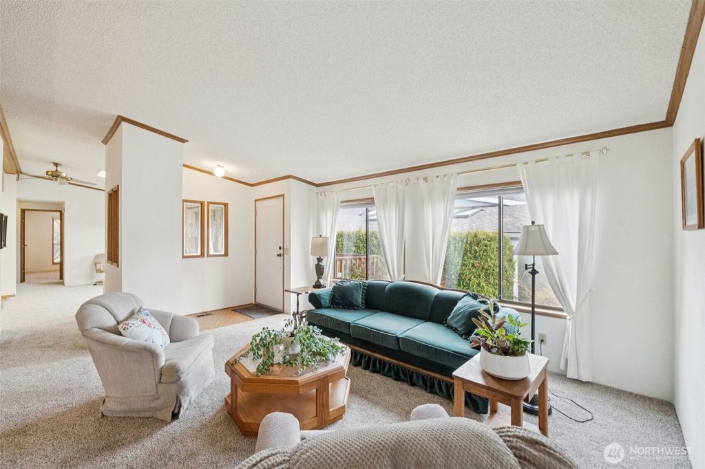 Photo of 1427 100th Street SW #154, Everett, WA 98204 (MLS # 2470453)