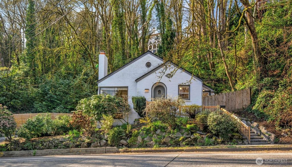 Photo of 2301 Delmar Drive E, Seattle, WA 98102 (MLS # 2483928)