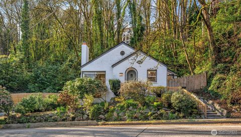 Photo of 2301 Delmar Drive E, Seattle, WA 98102 (MLS # 2483928)