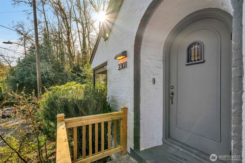 Photo of 2301 Delmar Drive E, Seattle, WA 98102 (MLS # 2483928)