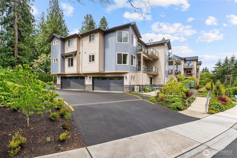 554 Paradise Lane C202