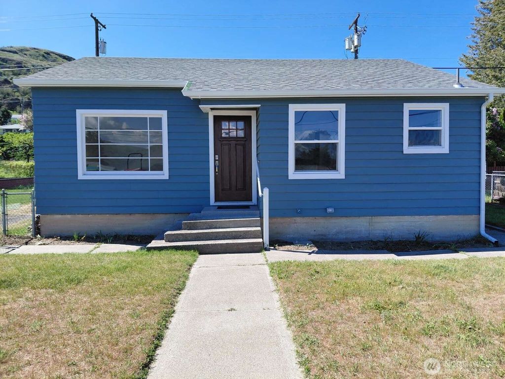 Photo of 508 Roosevelt Drive, Grand Coulee, WA 99133 (MLS # 2517857)
