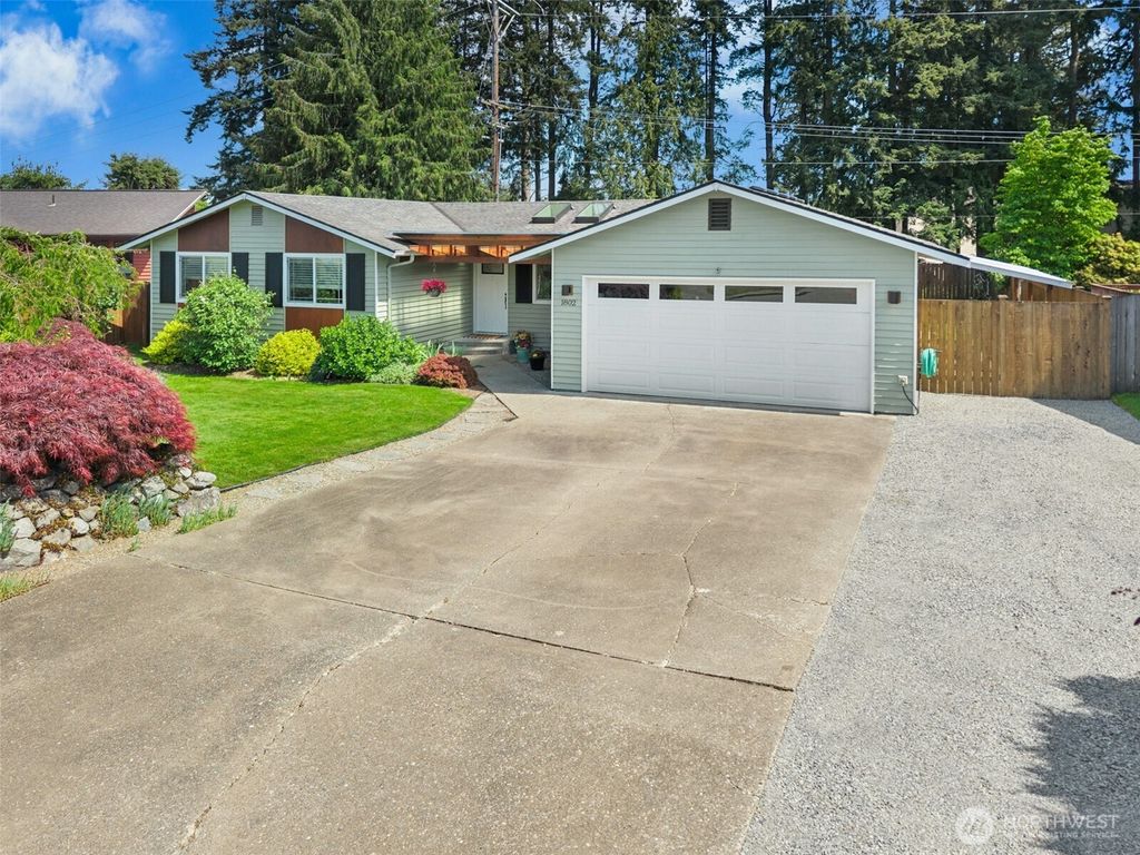 Photo of 1802 70th Place SE, Everett, WA 98203 (MLS # 2515154)
