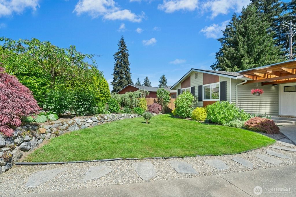 Photo of 1802 70th Place SE, Everett, WA 98203 (MLS # 2515154)