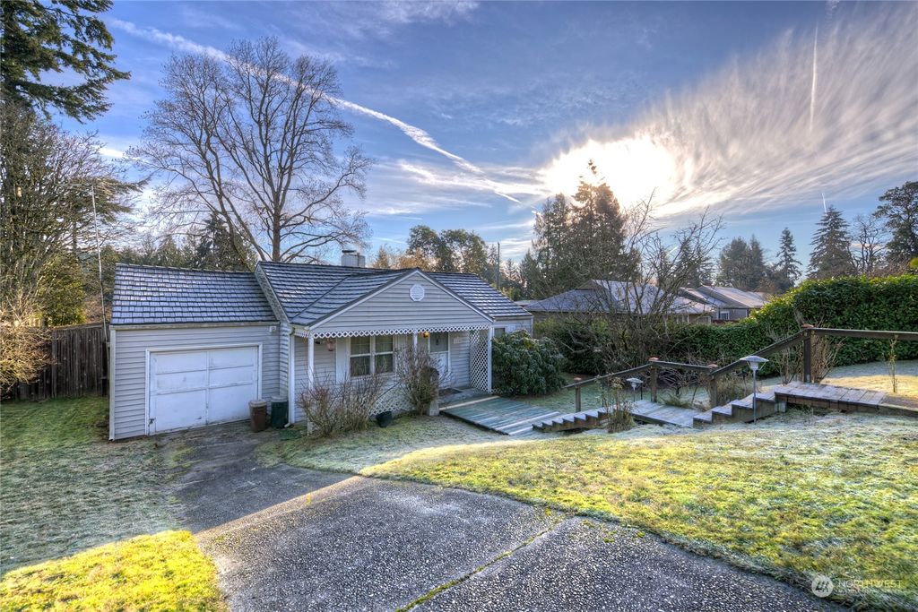 Photo of 16246 9th Avenue NE, Shoreline, WA 98155 (MLS # 2324021)