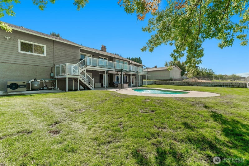 3820 NW Cascade Avenue