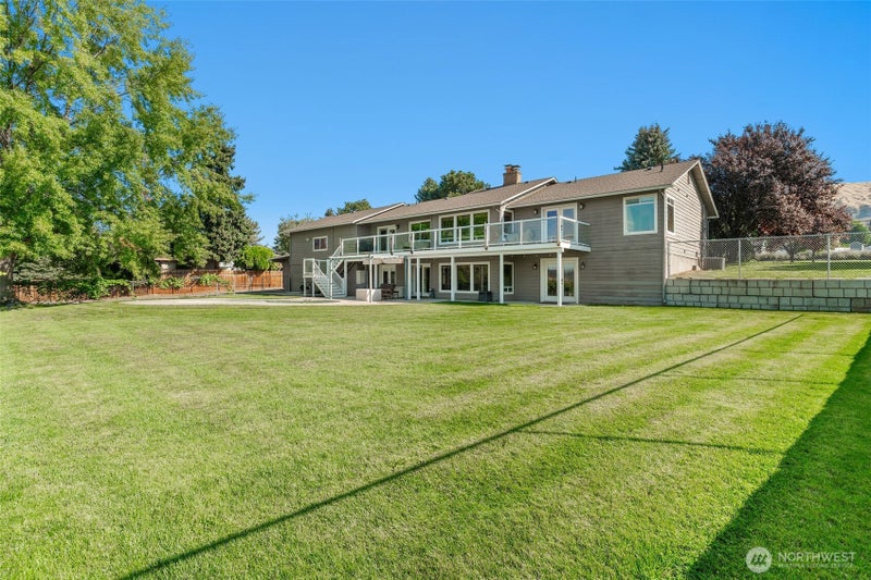 3820 NW Cascade Avenue