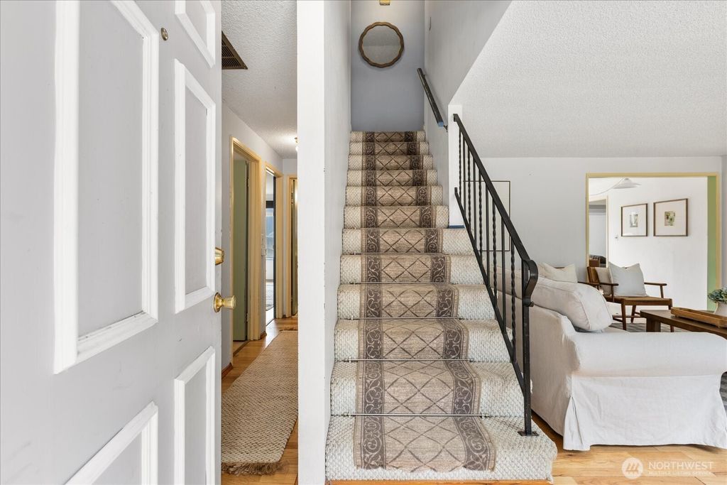 Photo of 527 N 155th Street, Shoreline, WA 98133 (MLS # 2406106)