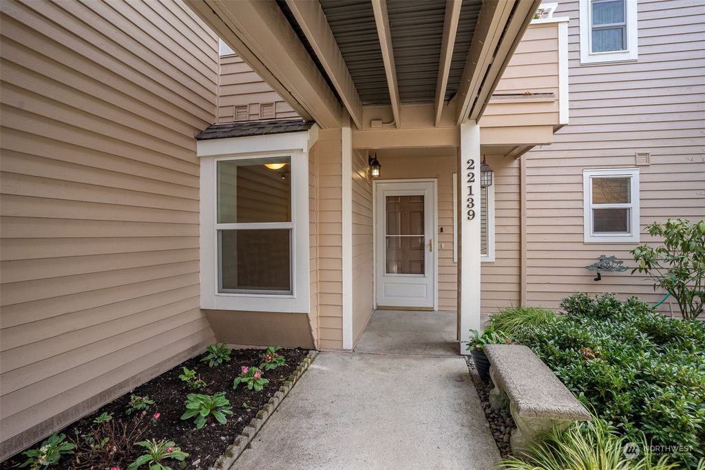 Photo of 22139 SE 40th Lane #1123, Issaquah, WA 98029 (MLS # 2219498)