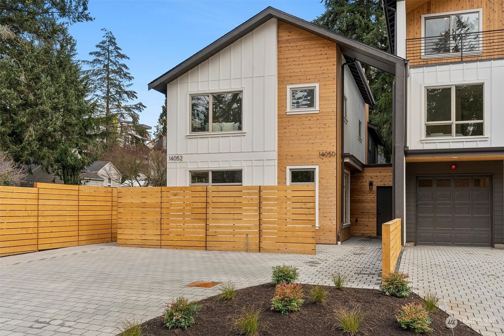Photo of 14050 Palatine Avenue N, Seattle, WA 98133 (MLS # 2210741)