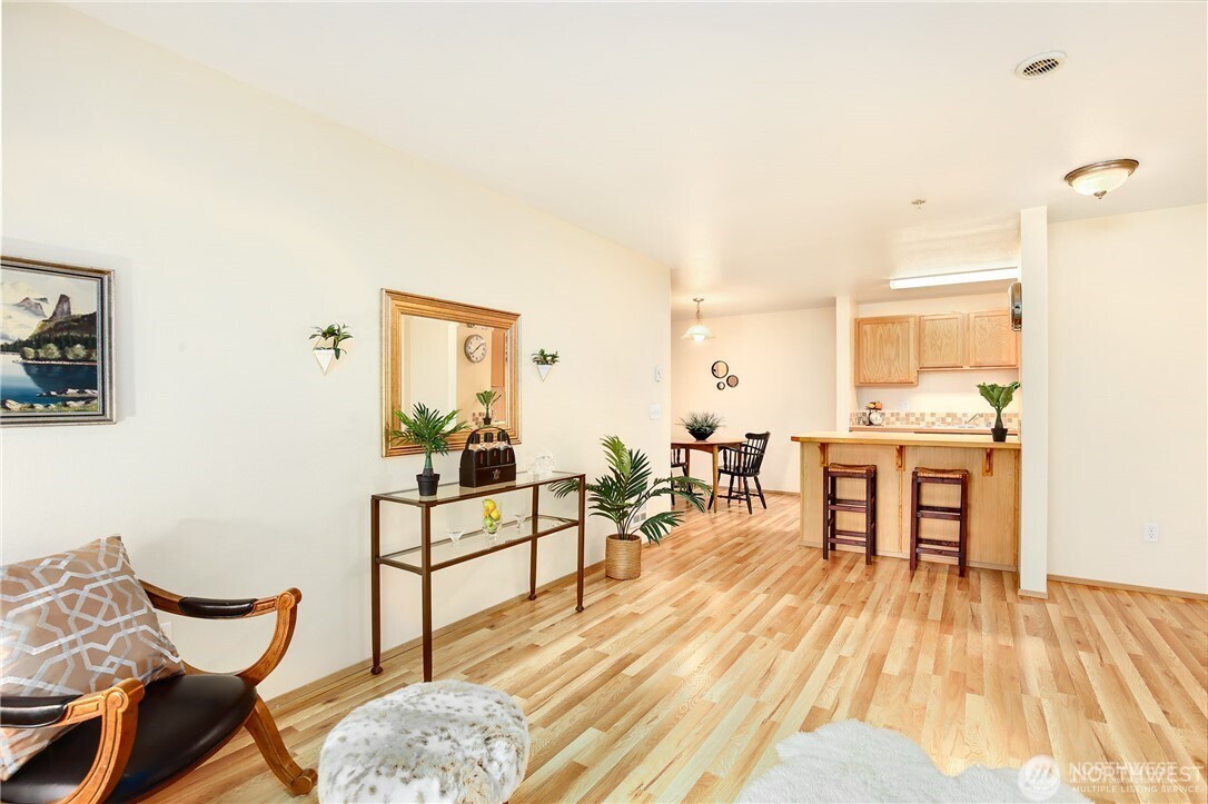 11915 Roseberg Avenue S 204