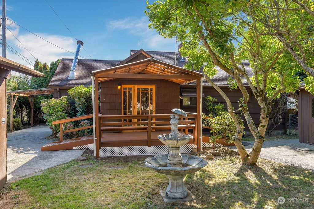 Photo of 10803 2nd Avenue SW, Seattle, WA 98146 (MLS # 2298466)