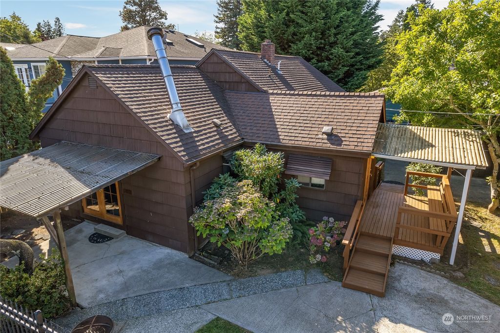 Photo of 10803 2nd Avenue SW, Seattle, WA 98146 (MLS # 2298466)