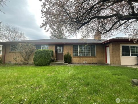 Photo of 545 SE O'LEARY Street, Oak Harbor, WA 98277 (MLS # 2348894) Photo of 545 SE O'LEARY Street, Oak Harbor, WA 98277 (MLS # 2348894)