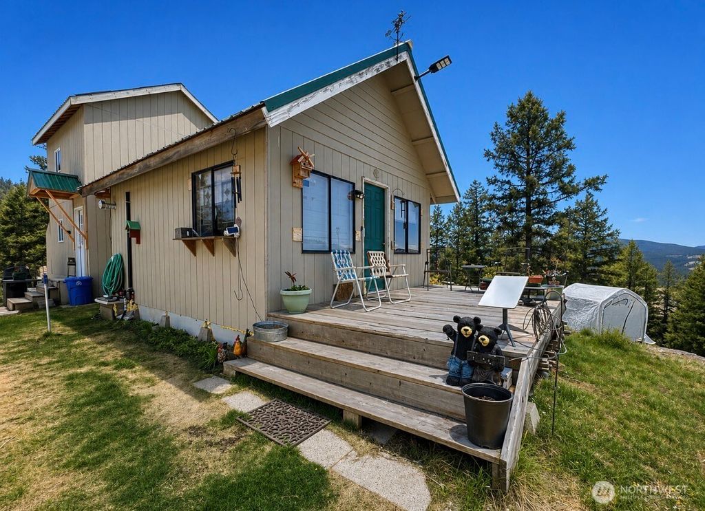 Photo of 27 Mule Deer Ridge Road #0, Oroville, WA 98844 (MLS # 2513407)