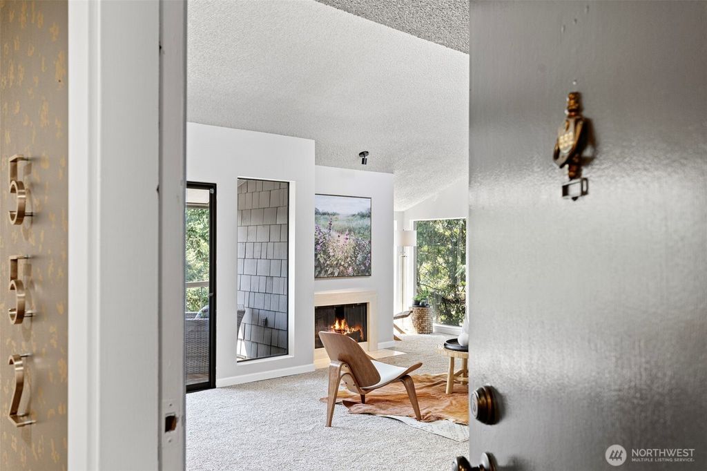 Photo of 13820 NE 65th Street #552, Redmond, WA 98052 (MLS # 2412806)
