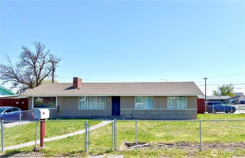305 N Earl Road Moses Lake WA 98837