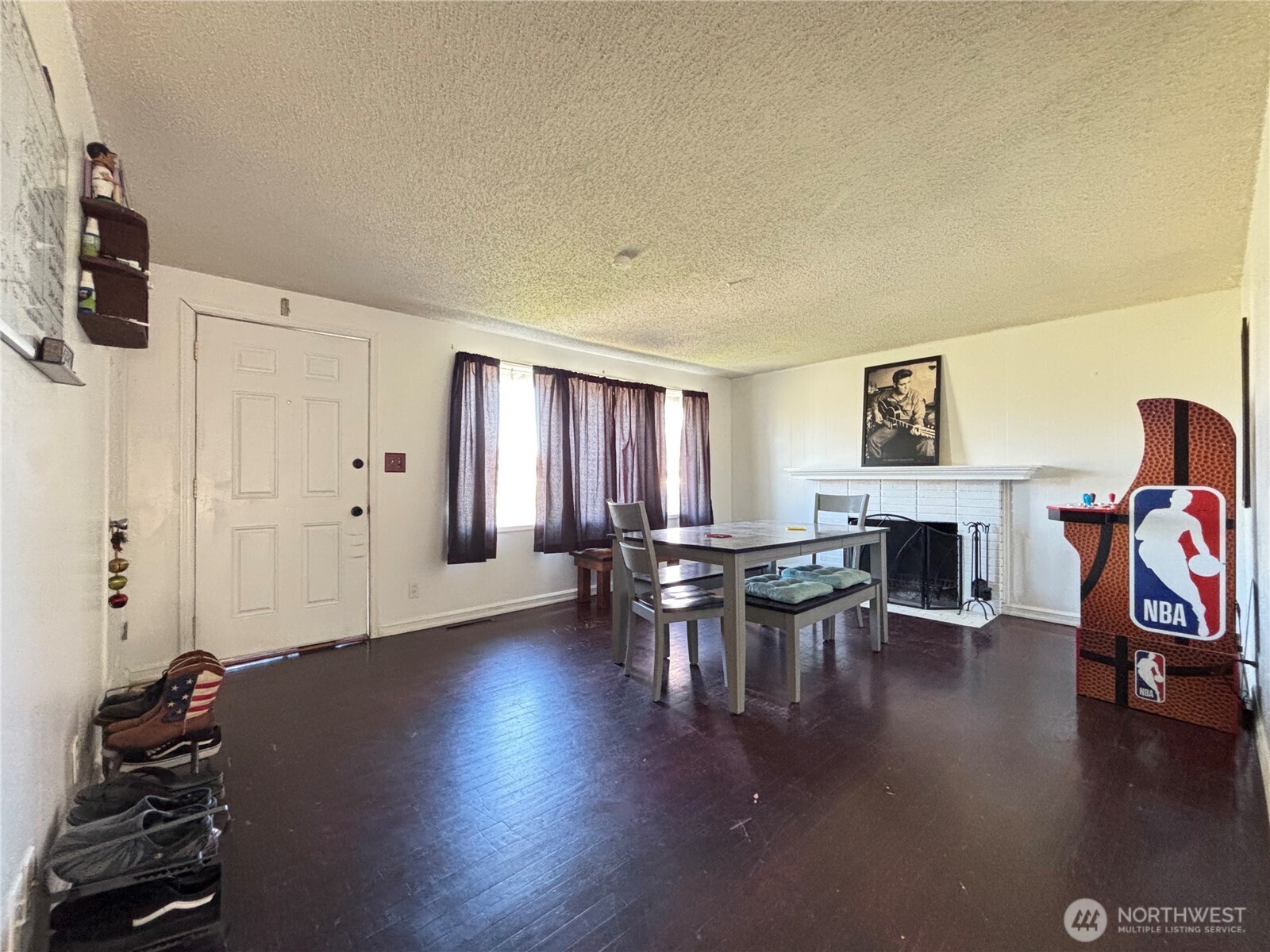 305 N Earl Road