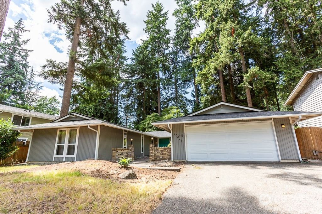 Photo of 10411 164th Avenue NE, Redmond, WA 98052 (MLS # 2144069)