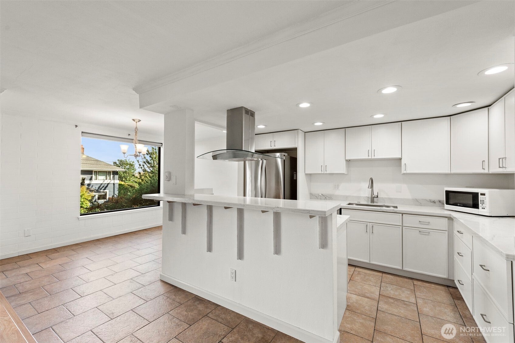 1605 5th Avenue N 102