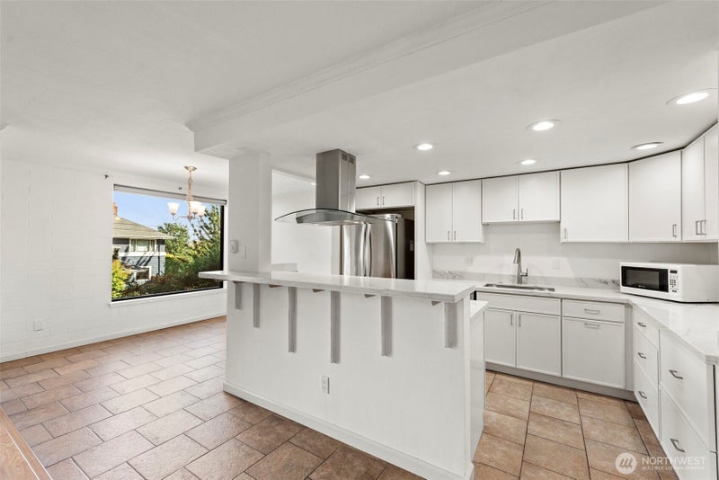 1605 5th Avenue N 102