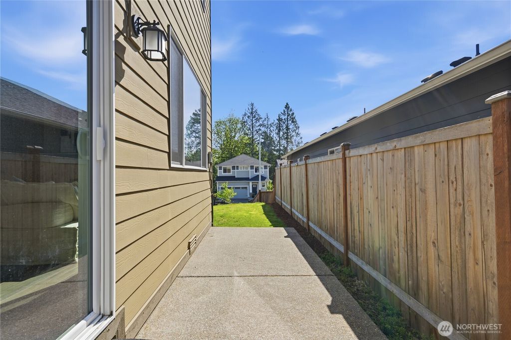 Photo of 19432 9th Avenue SE, Bothell, WA 98012 (MLS # 2519807)