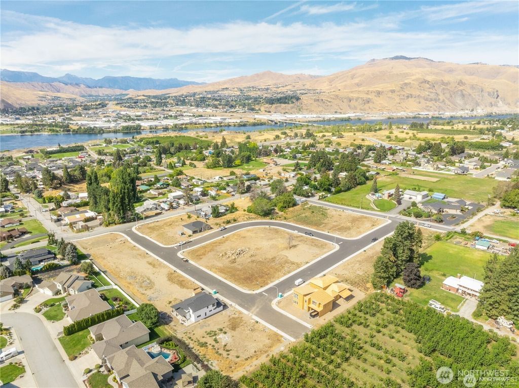 Photo of 134 Chadwick (Lot6) Place NW, East Wenatchee, WA 98802 (MLS # 2493754)