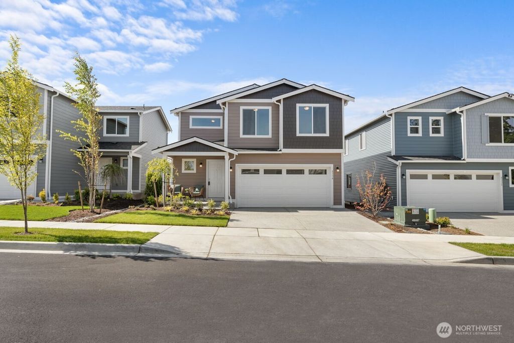 Photo of 8334 32nd Place NE, Marysville, WA 98270 (MLS # 2402094)