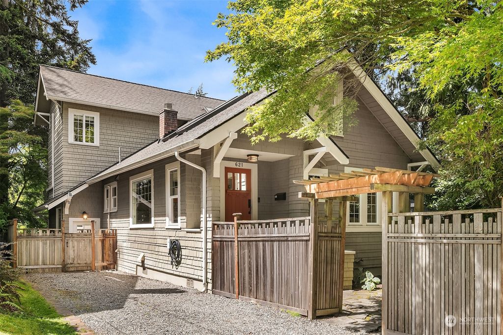 Photo of 621 32nd Avenue E, Seattle, WA 98112 (MLS # 2239038)