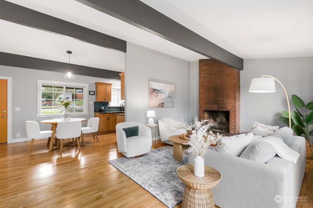 Photo of 11515 29th Avenue SW, Seattle, WA 98146 (MLS # 2329376)