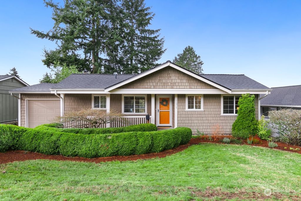 Photo of 11515 29th Avenue SW, Seattle, WA 98146 (MLS # 2329376)