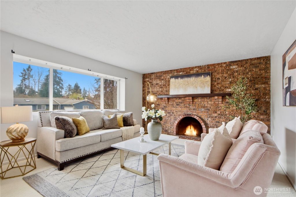 Photo of 14335 109th Avenue NE, Kirkland, WA 98034 (MLS # 2499944)