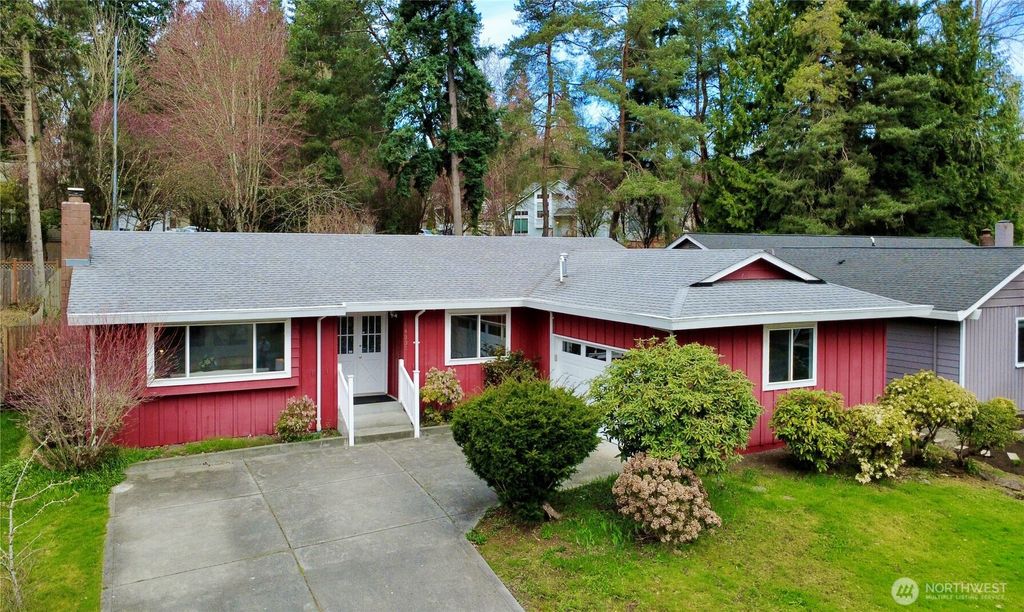 Photo of 14335 109th Avenue NE, Kirkland, WA 98034 (MLS # 2499944)