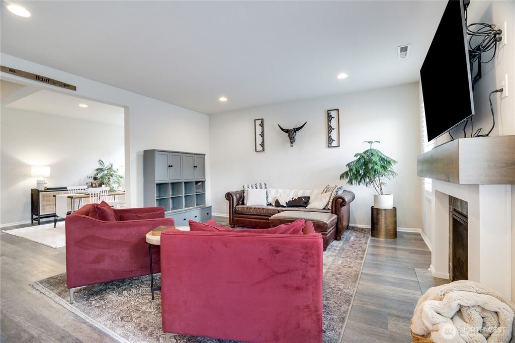Photo of 919 Sigafoos Avenue NW, Orting, WA 98360 (MLS # 2520119)