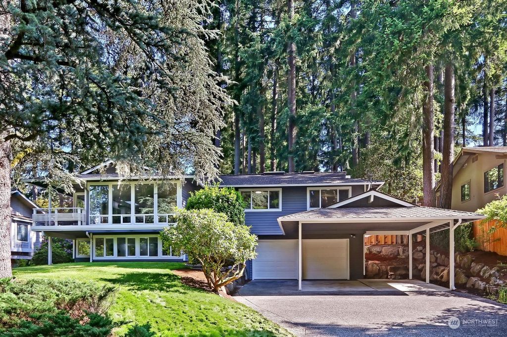 Photo of 15911 SE 42nd Place, Bellevue, WA 98006 (MLS # 2130847)