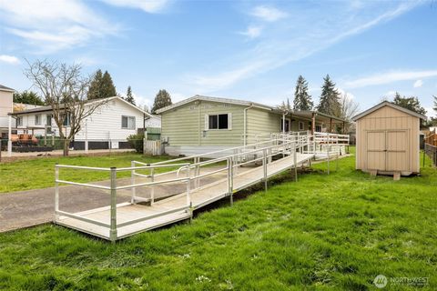Photo of 2119 S 252nd Street, Des Moines, WA 98198 (MLS # 2493695)