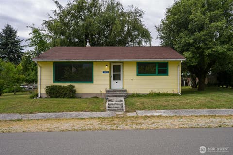 Photo of 7320 E Avenue, Concrete, WA 98237 (MLS # 2552839)